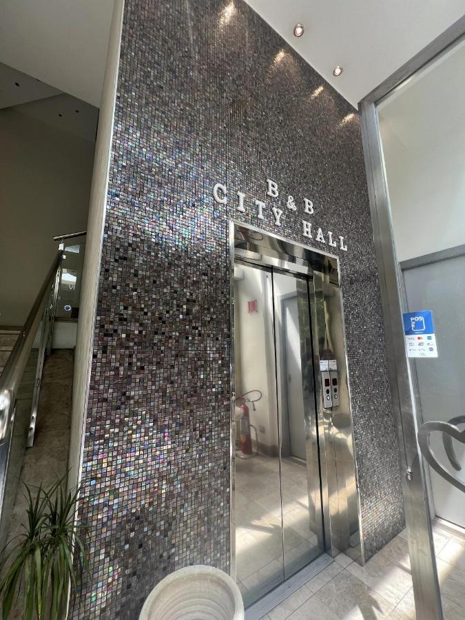 City Hall CTA Exterior foto